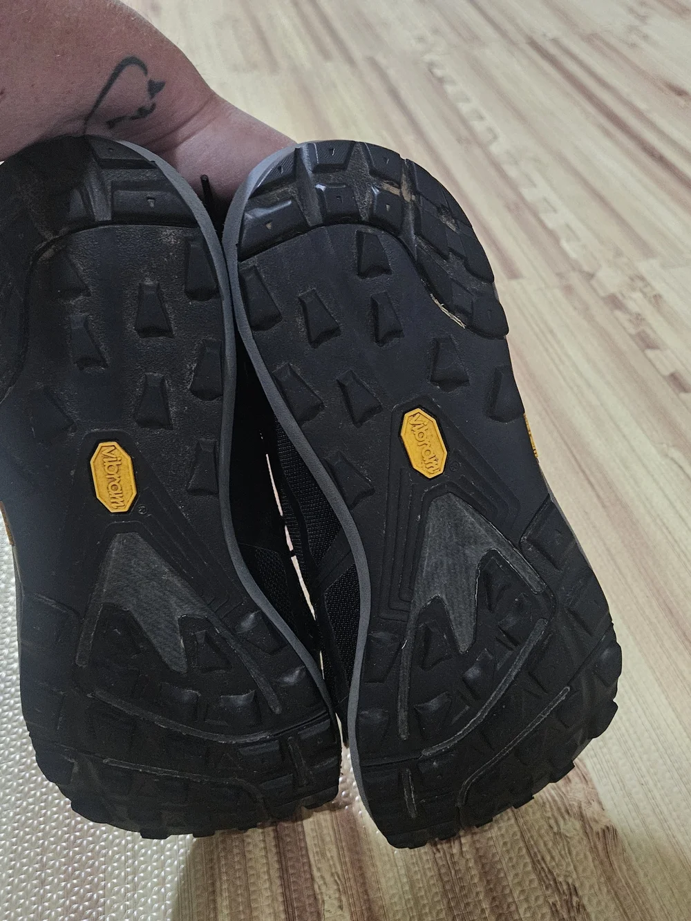 Topo Athletic Terraventure 4 WP Men's Trail Shoes Black/Charcoal Size 11.5 US